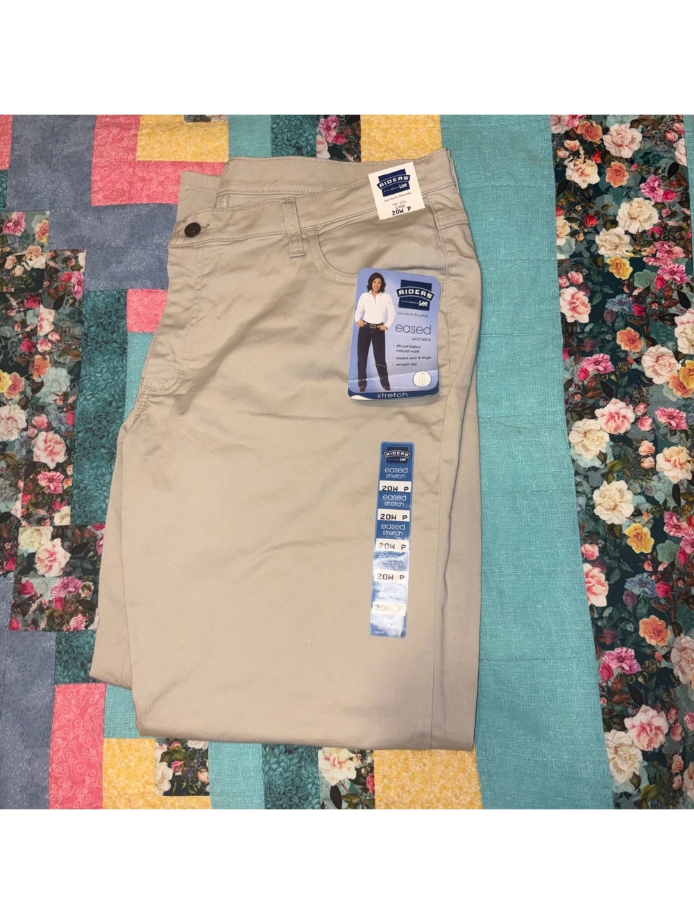 Lee NWT Riders Women's 20W P Eased Stretch Straight Leg Pants new with tags